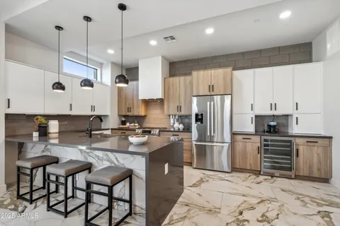 $779,000 | 377 East Windsor Avenue, Unit 6, Phoenix, AZ 85004