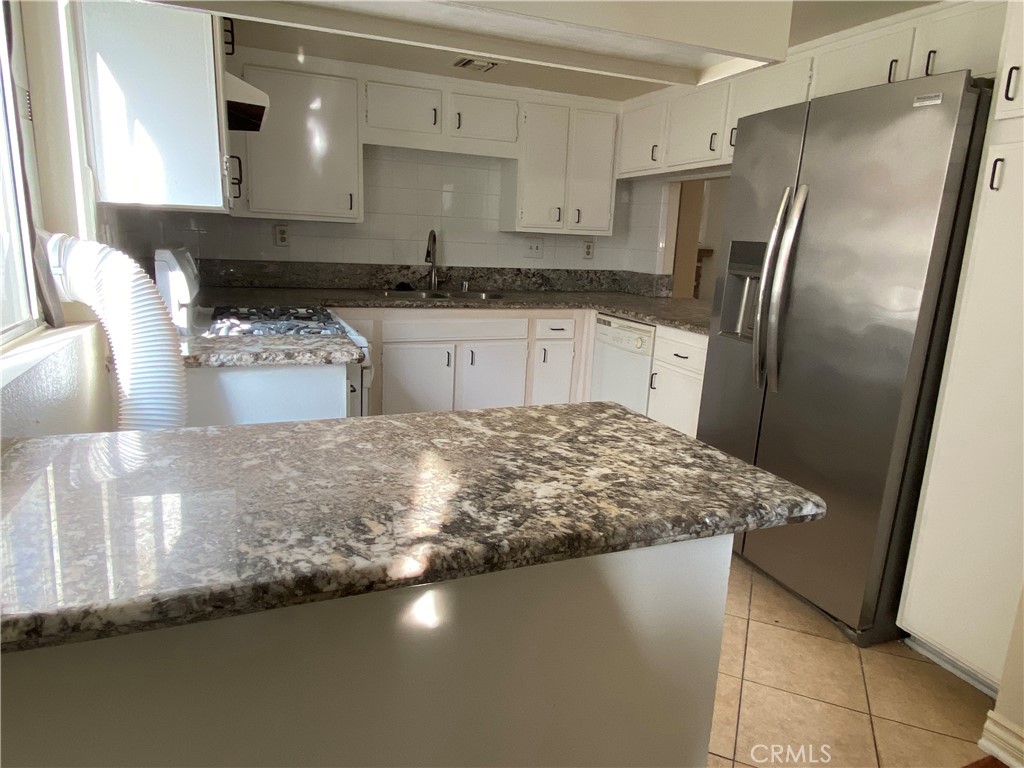 1830 West 145th Street, Unit C Gardena, CA 90249 - Photo 10 of 32