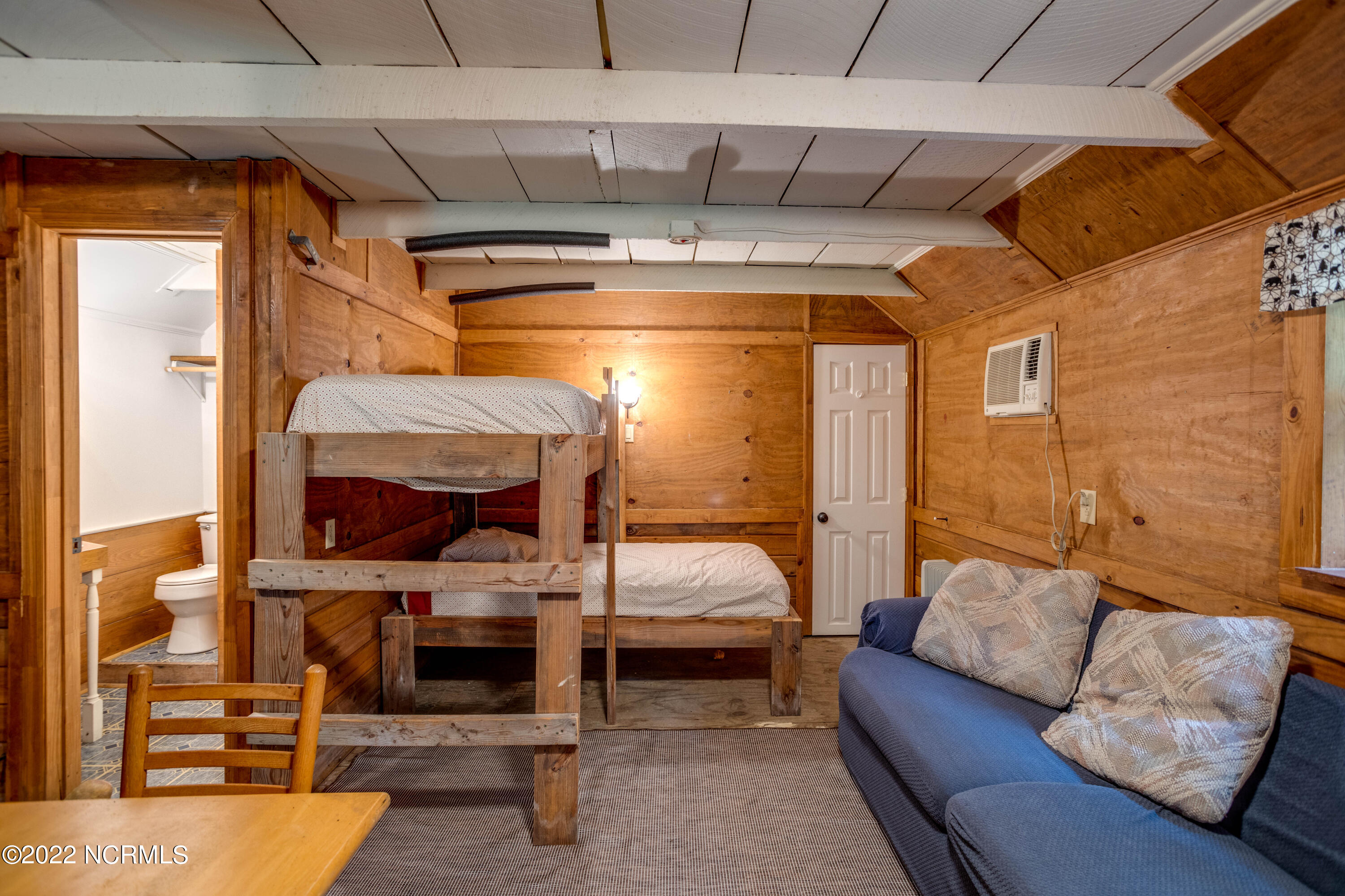 41320 Highway 264 Belhaven, NC 27810 - Photo 32 of 50 032 14320 US 264 Hwy Bunk House Interior