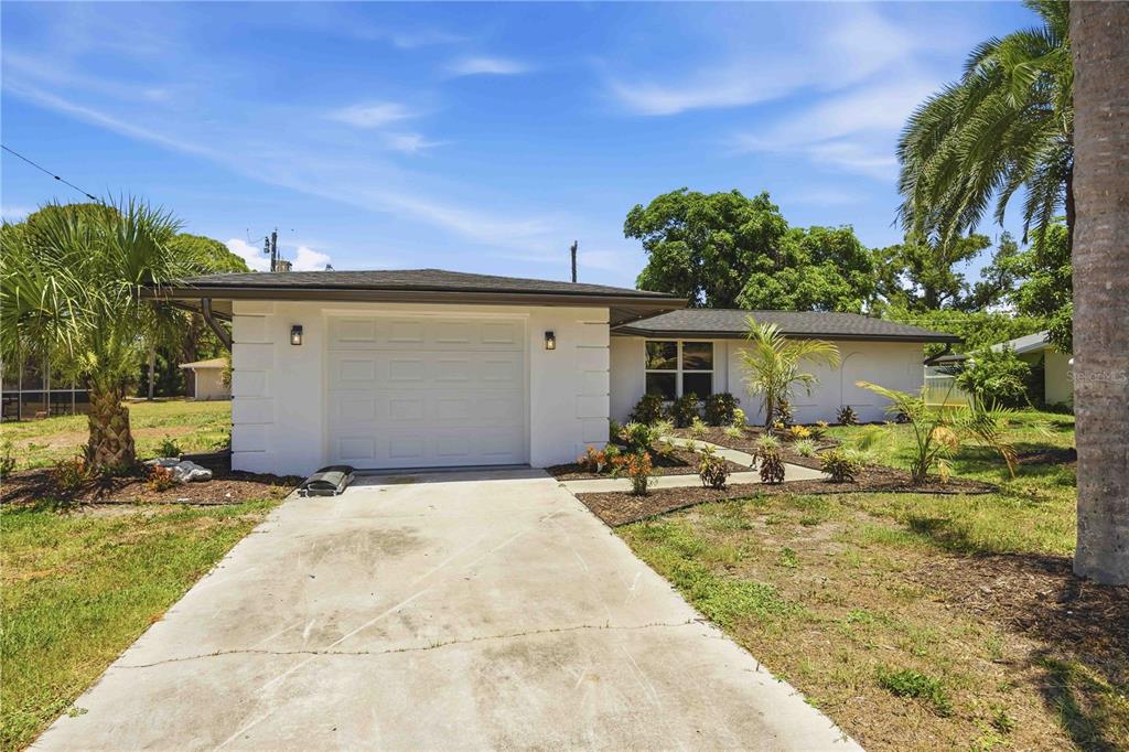 386 Cabana Road Venice, FL 34293 - Photo 4 of 56
