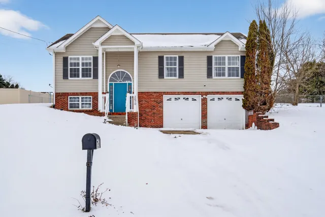$321,000 | 2670 Blue Willow Court, Clarksville, TN 37042