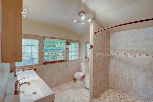 $1,600 | 439 Devonshire Drive, San Antonio, TX 78209