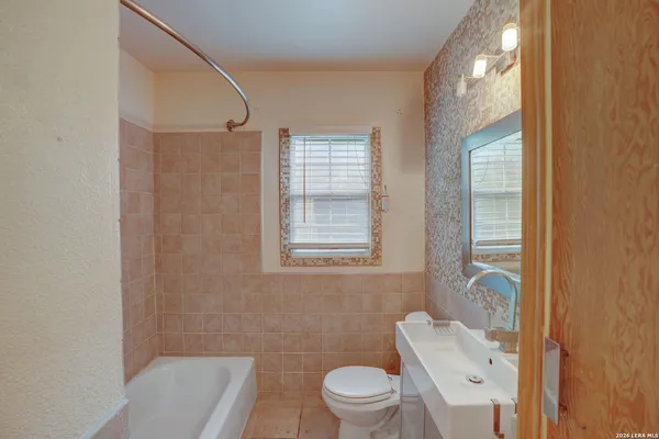 $1,600 | 439 Devonshire Drive, San Antonio, TX 78209