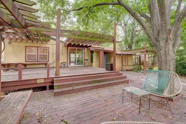 $1,600 | 439 Devonshire Drive, San Antonio, TX 78209