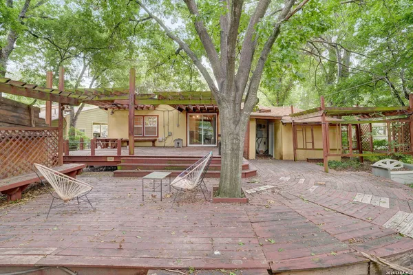 $1,600 | 439 Devonshire Drive, San Antonio, TX 78209