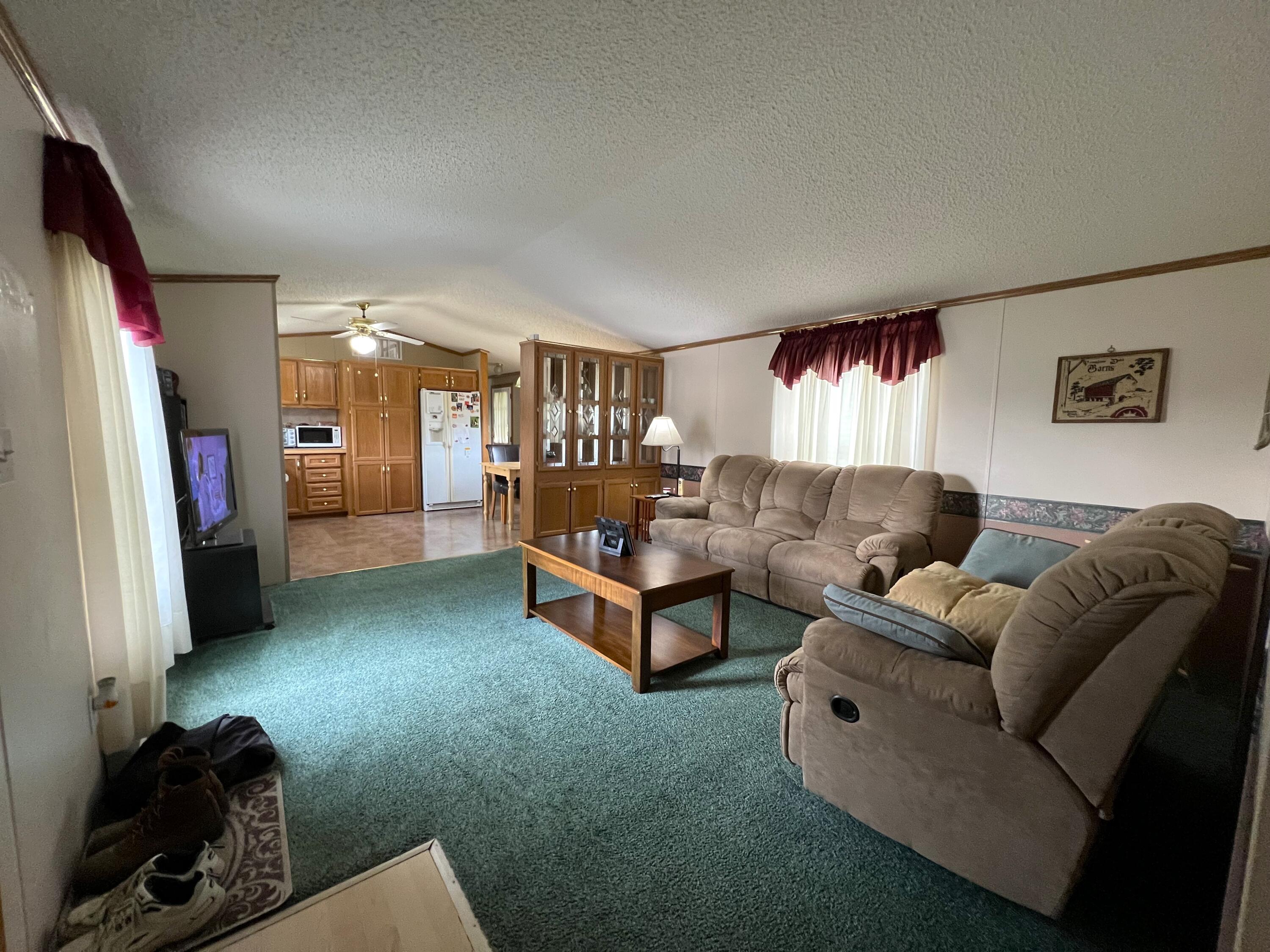 635 North Old Mackinaw Road Cheboygan, MI 49721 - Photo 5 of 33 Gallery Image 5
