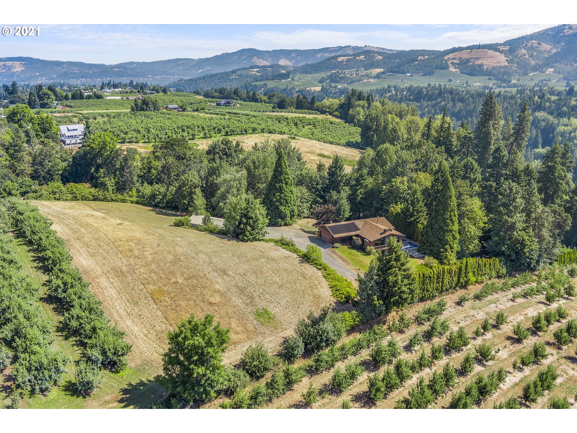 1619 Orchard Road Hood River, OR 97031 - Photo 7 of 32 Gallery Image 7