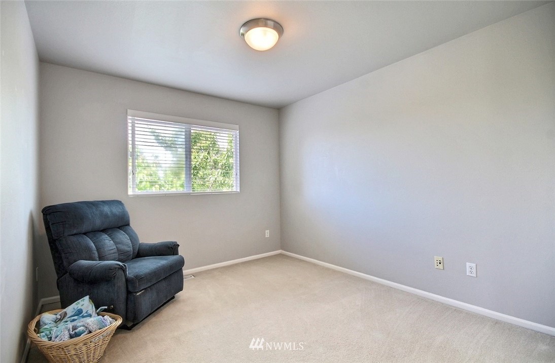 16901 Woodside Drive Southeast Renton, WA 98058 - Photo 12 of 16