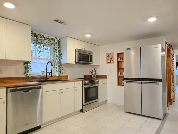 $2,200 | 409 B McIver Street, Nashville, TN 37211