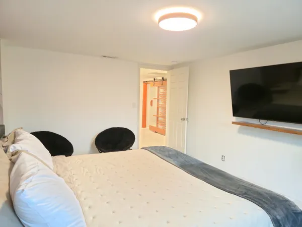 $2,200 | 409 B McIver Street, Nashville, TN 37211