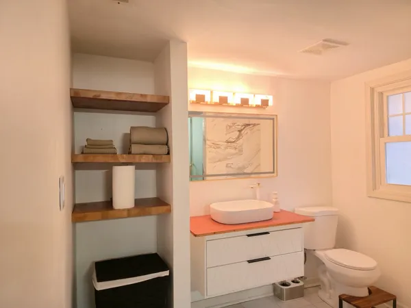 $2,200 | 409 B McIver Street, Nashville, TN 37211