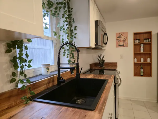 $2,200 | 409 B McIver Street, Nashville, TN 37211