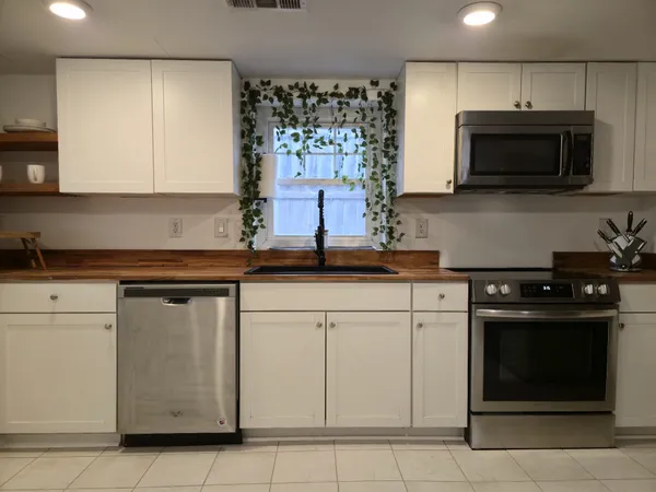 $2,200 | 409 B McIver Street, Nashville, TN 37211