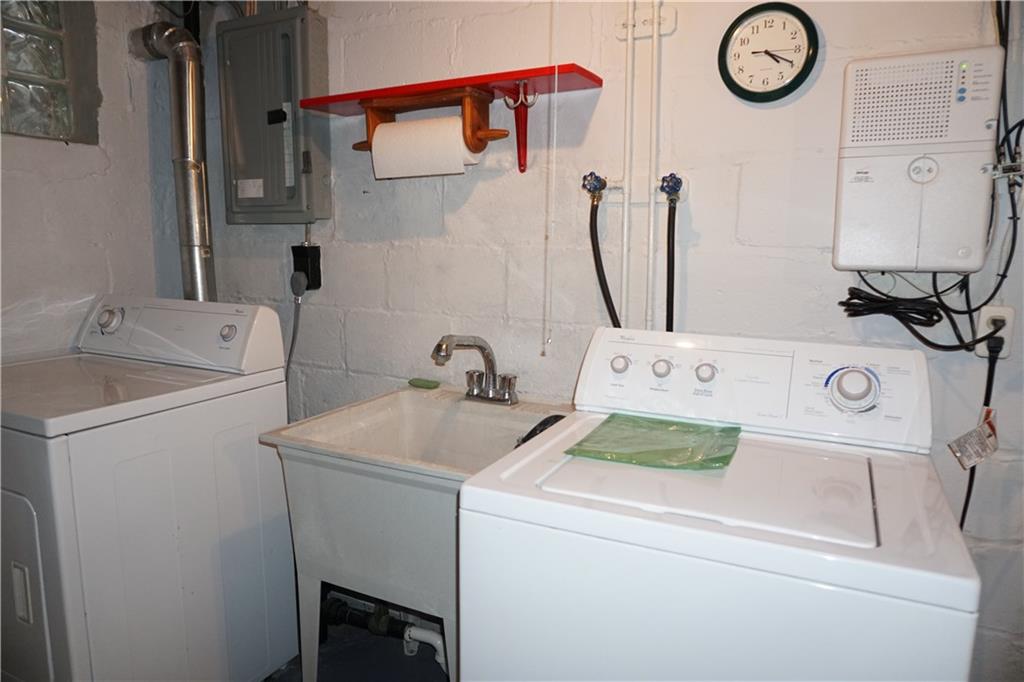 226 Soose Road Pittsburgh, PA 15209 - Photo 16 of 25 Washer + Dryer included