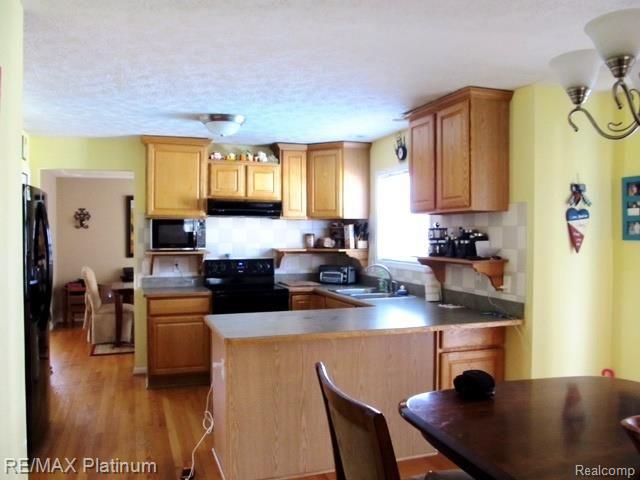 6052 Dutcher Road Howell, MI 48843 - Photo 7 of 27 Kitchen.jpg