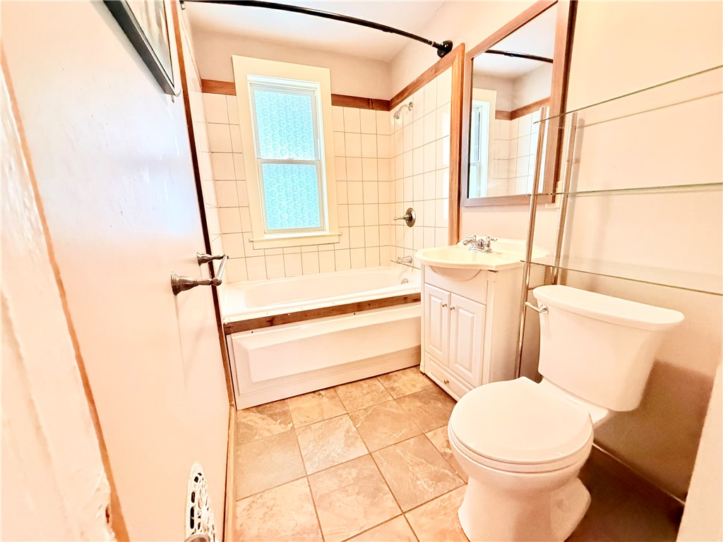 948 Monroe Avenue Rochester, NY 14620 - Photo 14 of 18