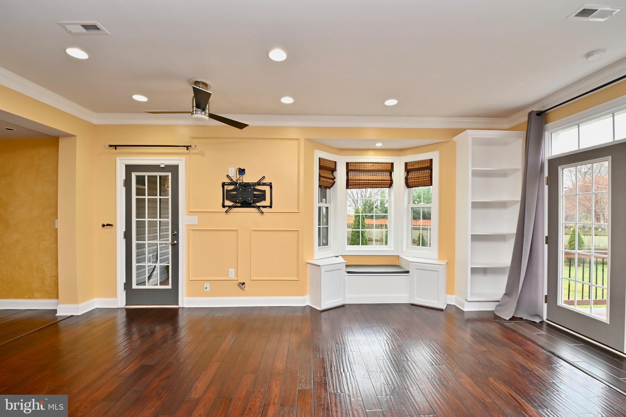 8018 Fordson Road Alexandria, VA 22306 - Photo 12 of 54 Built ins shelves