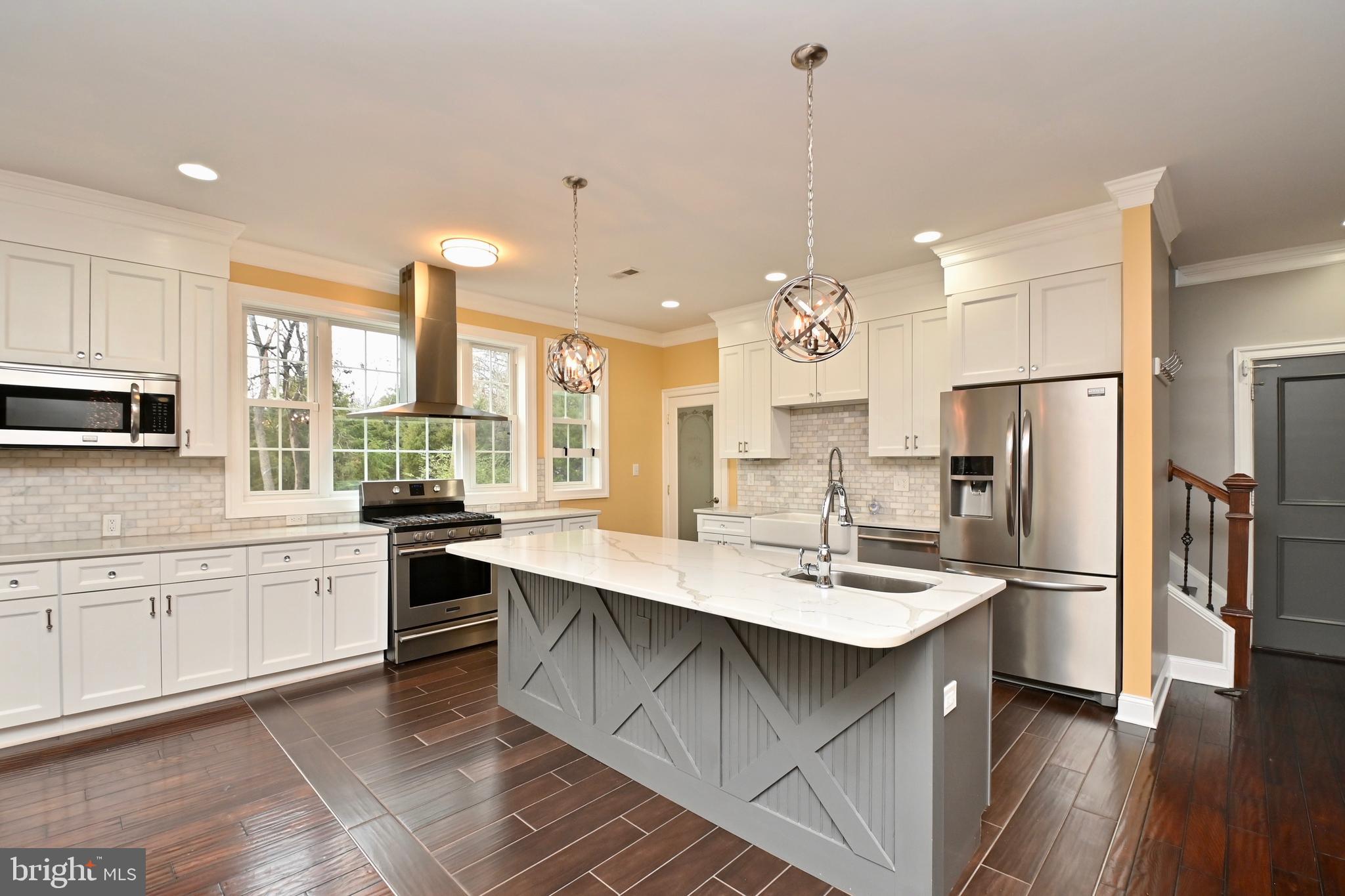 8018 Fordson Road Alexandria, VA 22306 - Photo 15 of 54 Gourmet kitchen