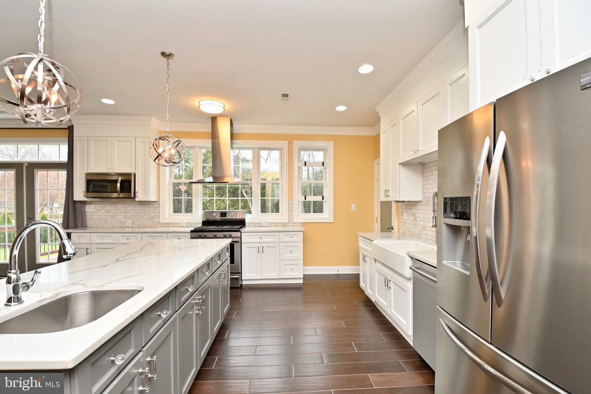 8018 Fordson Road Alexandria, VA 22306 - Photo 16 of 54 Large open floow