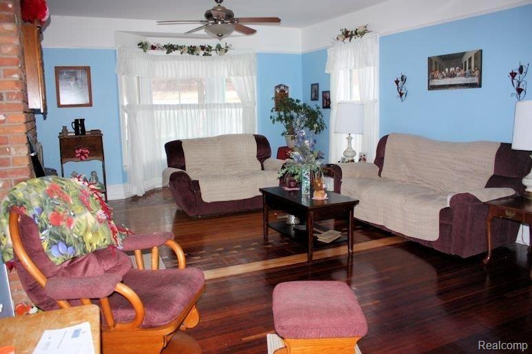 286 Prospect Street Romeo, MI 48065 - Photo 9 of 16 LR2.jpg
