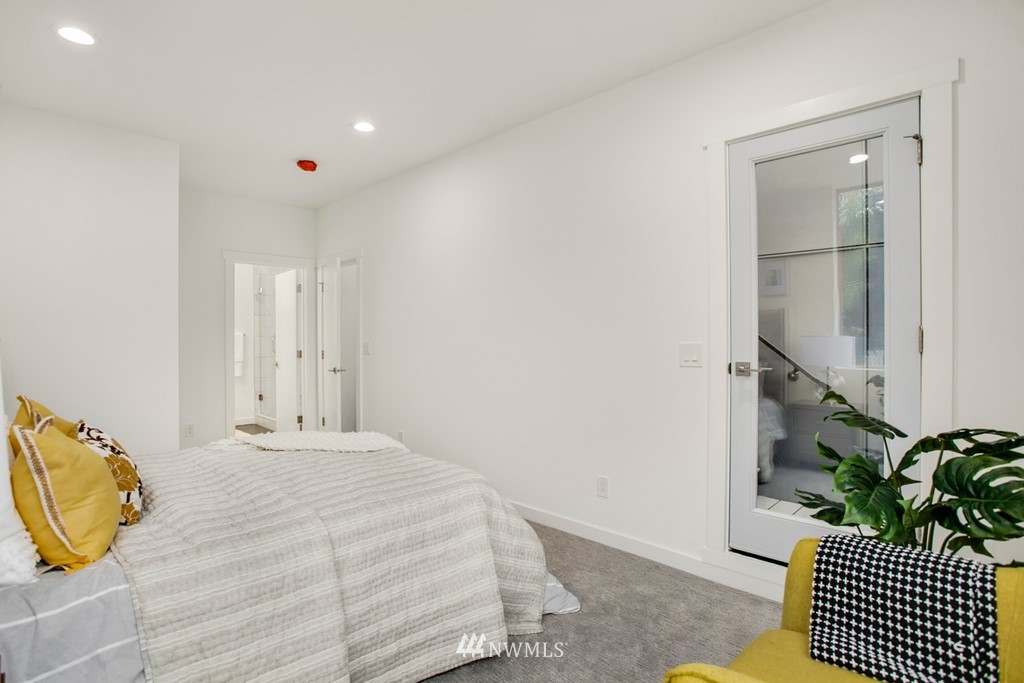 1810 South State Street Seattle, WA 98144 - Photo 10 of 25 Gallery Image 10