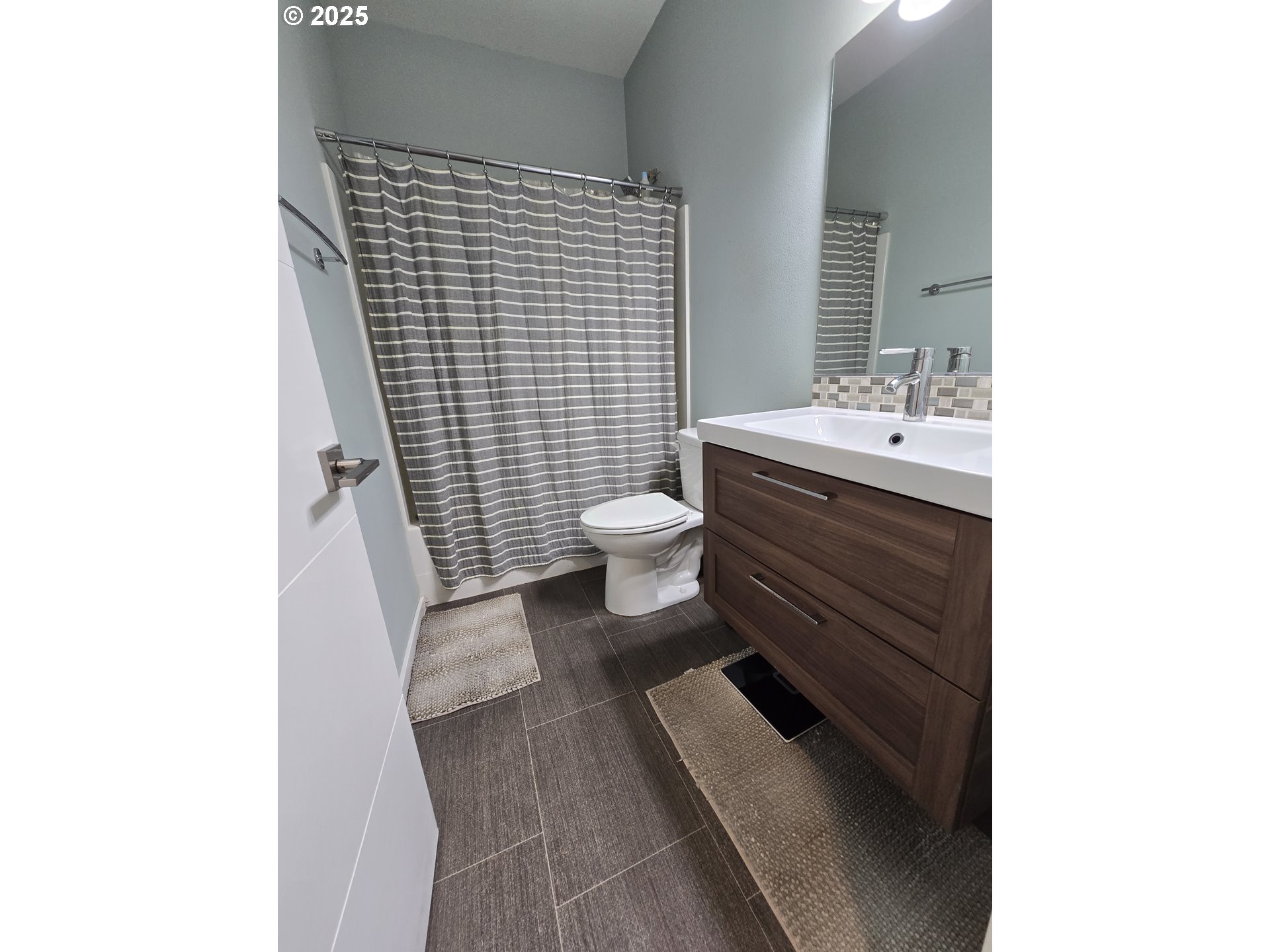 202 Northwest Quail Gardens Place Hillsboro, OR 97124 - Photo 34 of 41 Bedroom