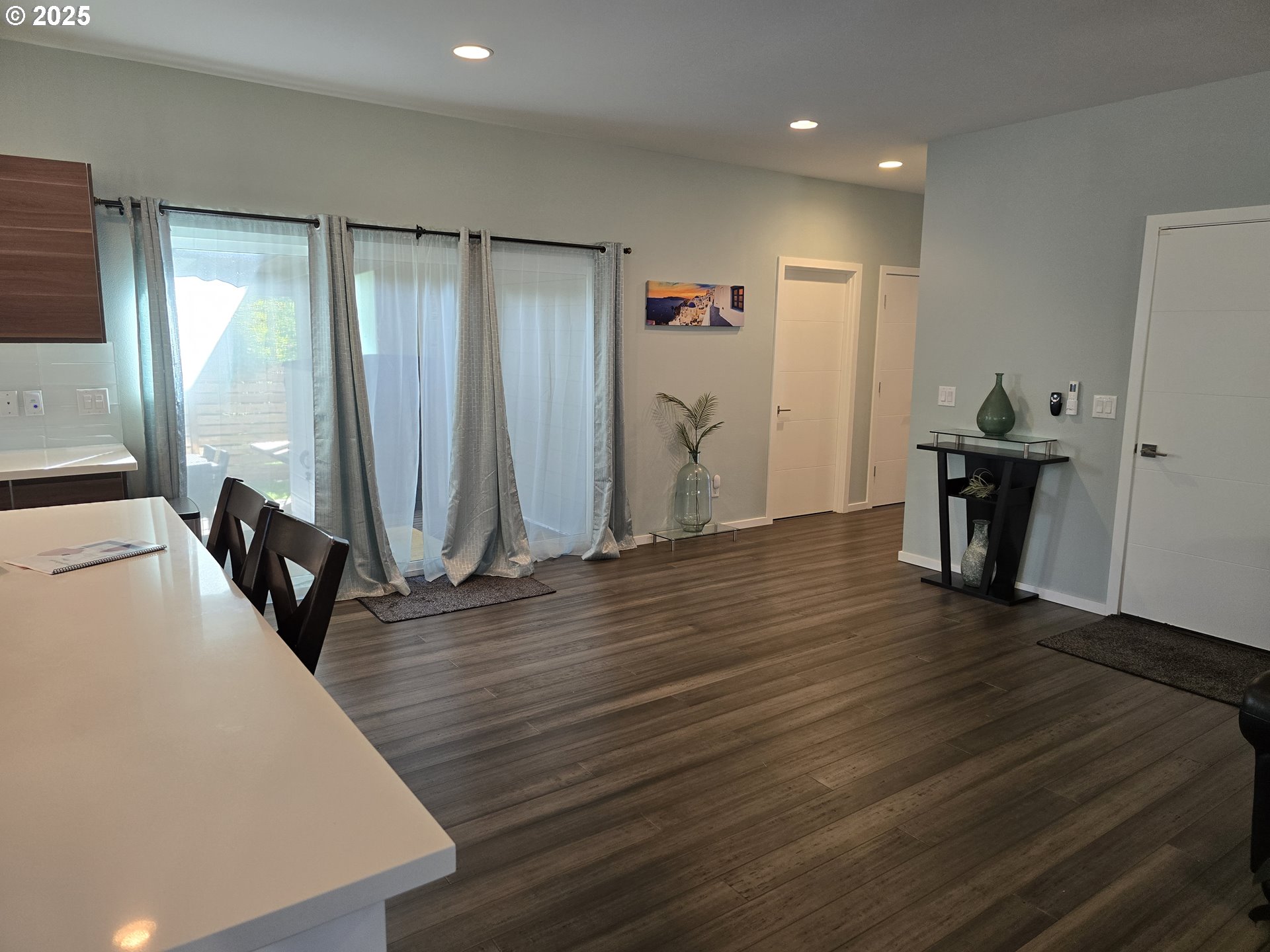 202 Northwest Quail Gardens Place Hillsboro, OR 97124 - Photo 9 of 41 Covered Patio