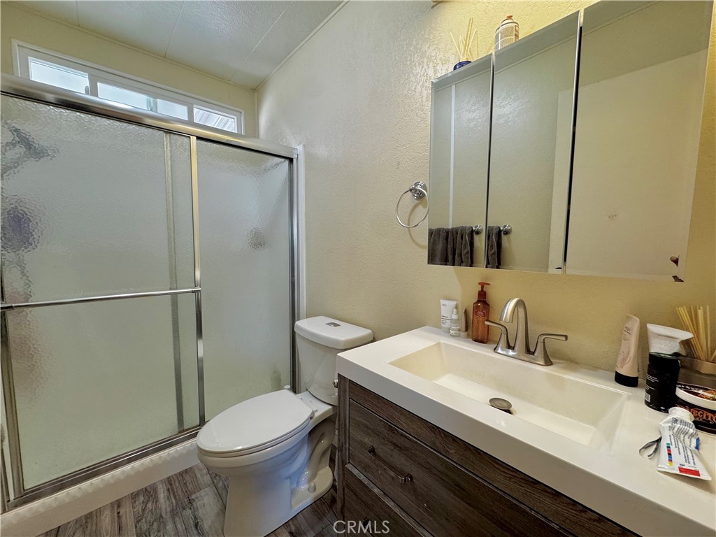 3883 Buchanan Street, Unit 133 Riverside, CA 92503 - Photo 8 of 12 Bathroom 2