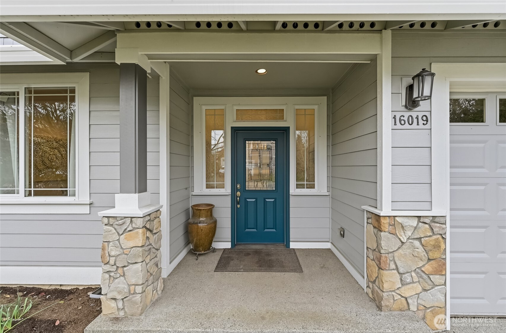 16019 Southeast 137th Terrace Renton, WA 98059 - Photo 2 of 38 Gallery Image 2