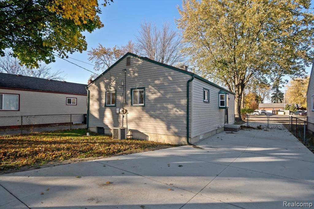 22319 Wick Road Taylor, MI 48180 - Photo 32 of 42