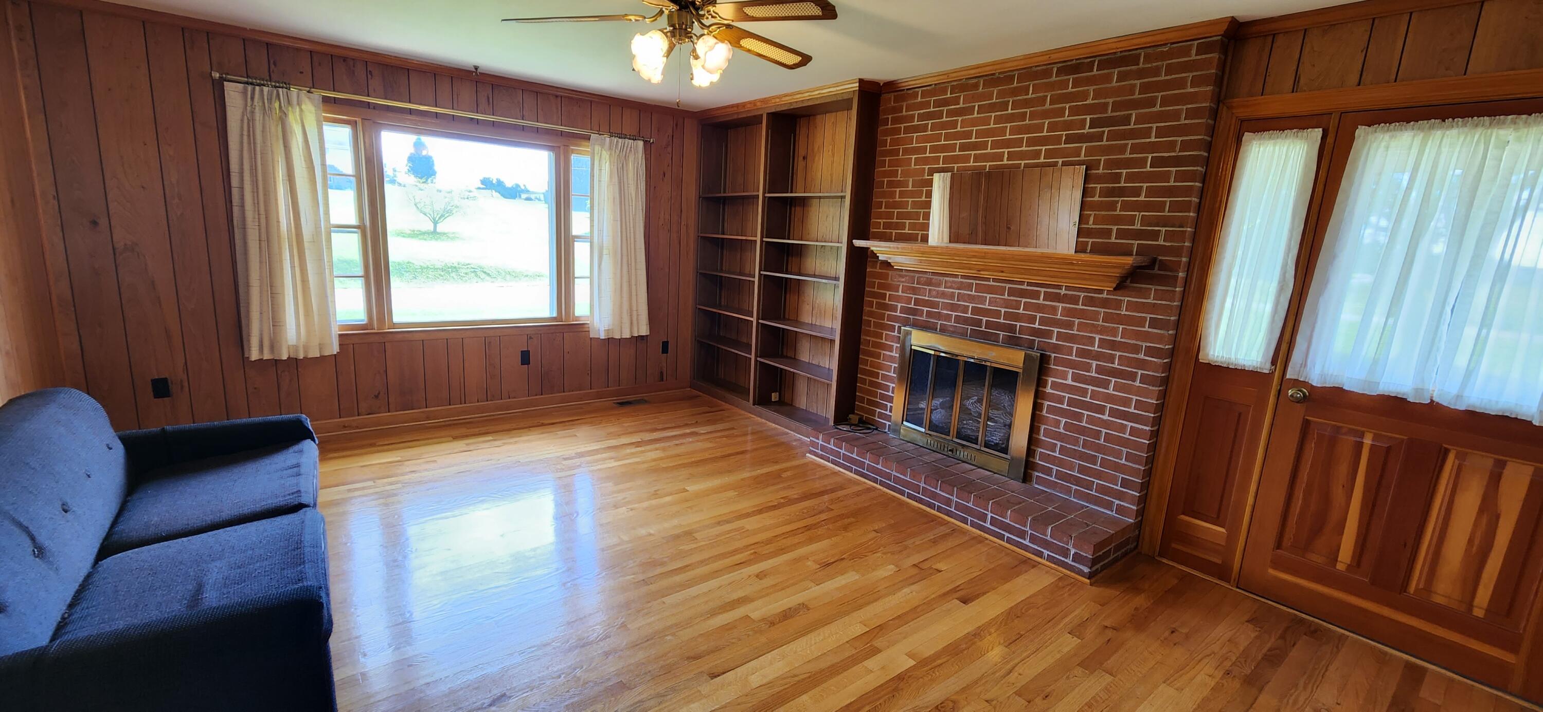 2673 Green Level Road Boones Mill, VA 24065 - Photo 17 of 30 17 Den