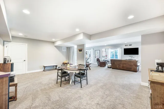 a view of a livingroom with furniture
