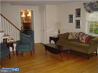 455 Briarhill Road Springfield, PA 19064 - Photo 3 of 12 Living Room