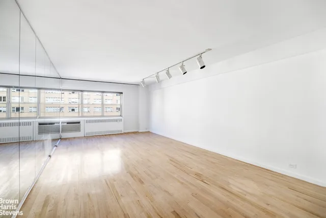 $599,000 | 35 Park Avenue, Unit 14F | Murray Hill