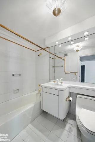 $599,000 | 35 Park Avenue, Unit 14F | Murray Hill