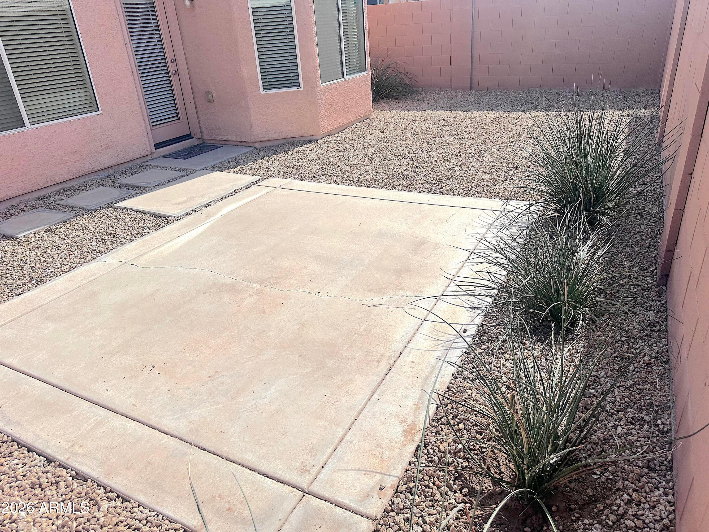 4106 East Chambers Street Phoenix, AZ 85040 - Photo 29 of 33 a backyard of a house