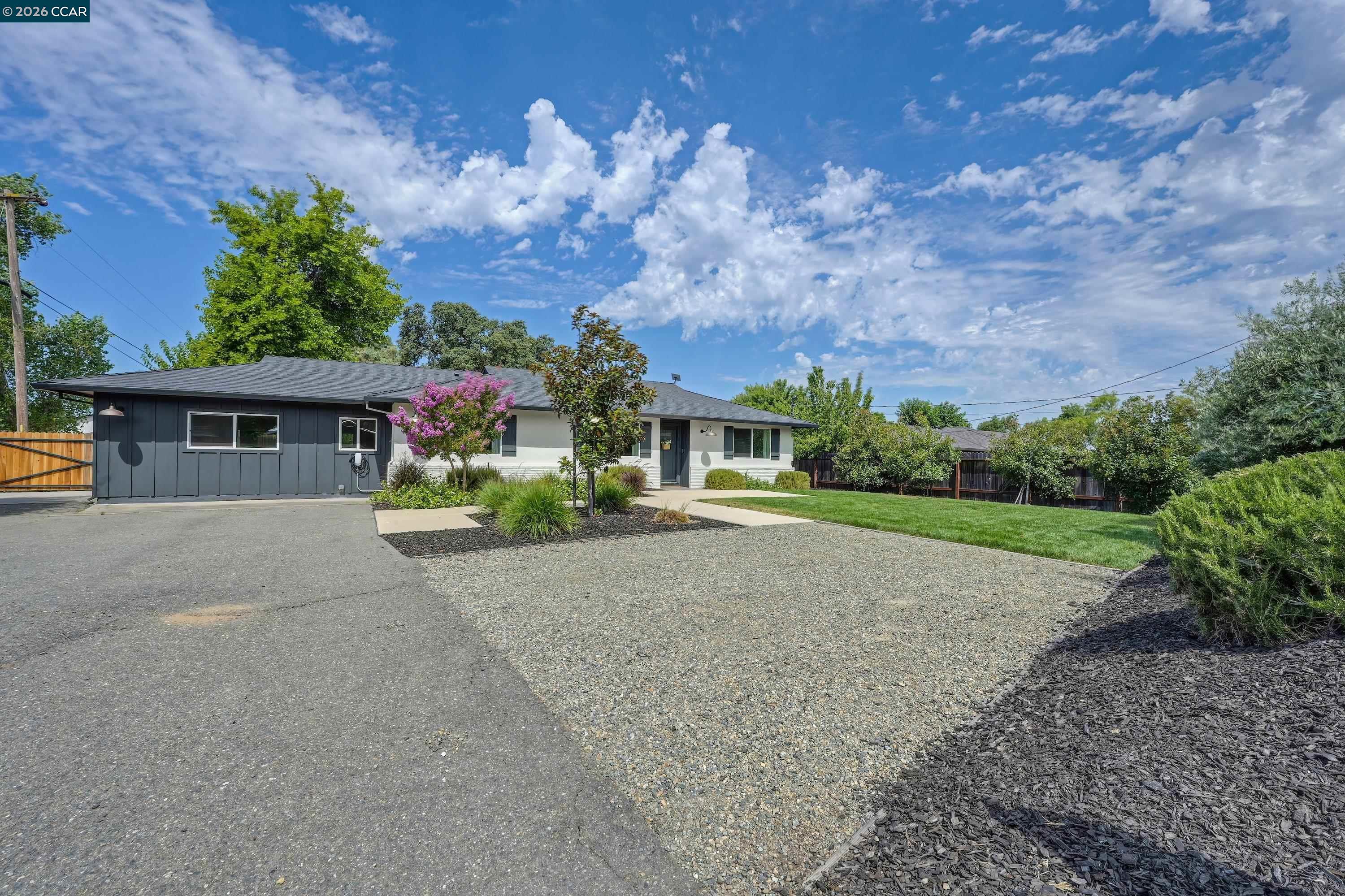 4246 Laird Road Loomis, CA 95650 - Photo 2 of 52