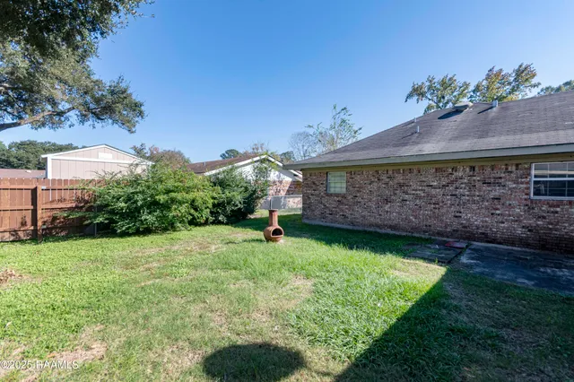 $1,800 | 101 South Wakefield Drive, Lafayette, LA 70503