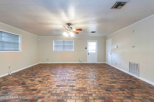 $1,800 | 101 South Wakefield Drive, Lafayette, LA 70503