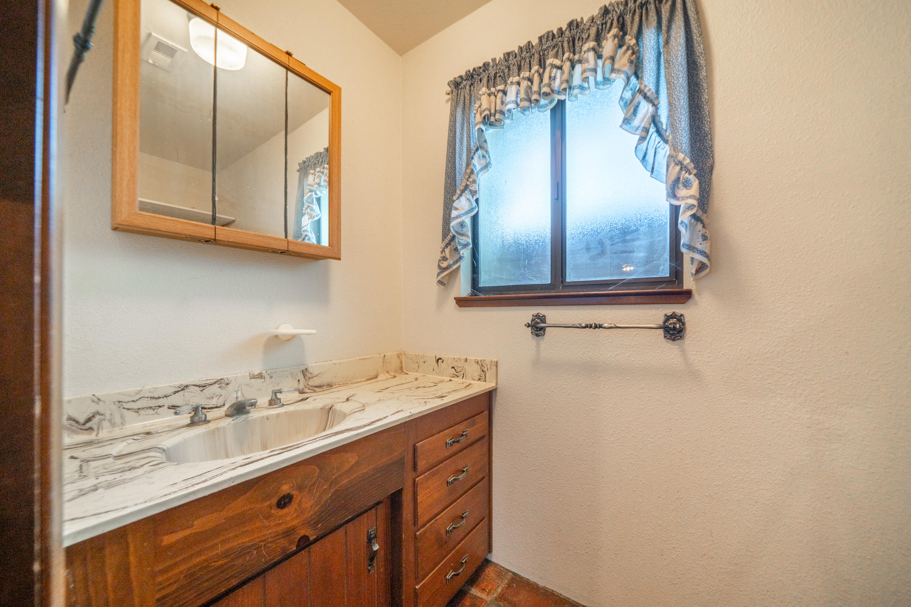 12852 Walker Ridge Drive Redding, CA 96003 - Photo 20 of 49 12852 Walker Ridge Dr-26
