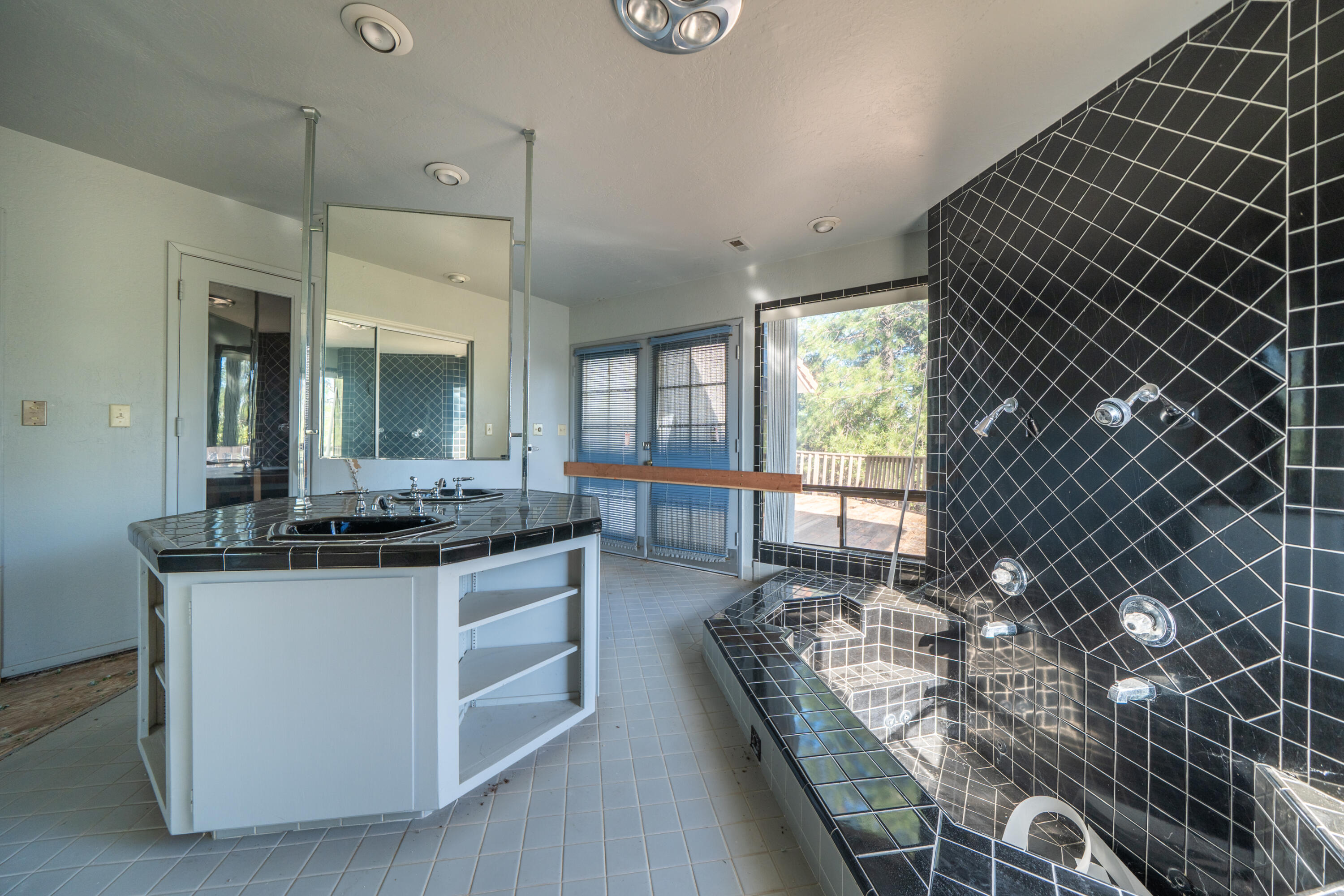 12852 Walker Ridge Drive Redding, CA 96003 - Photo 27 of 49 12852 Walker Ridge Dr-33