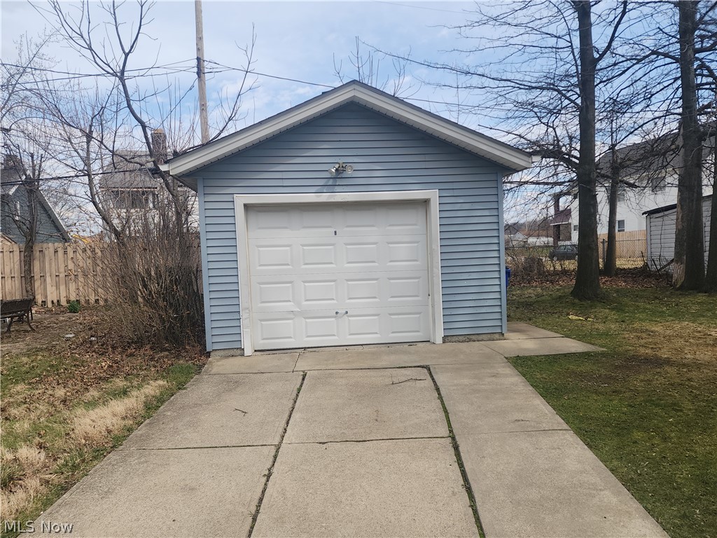 1517 Larchmont Road Cleveland, OH 44110 - Photo 2 of 10