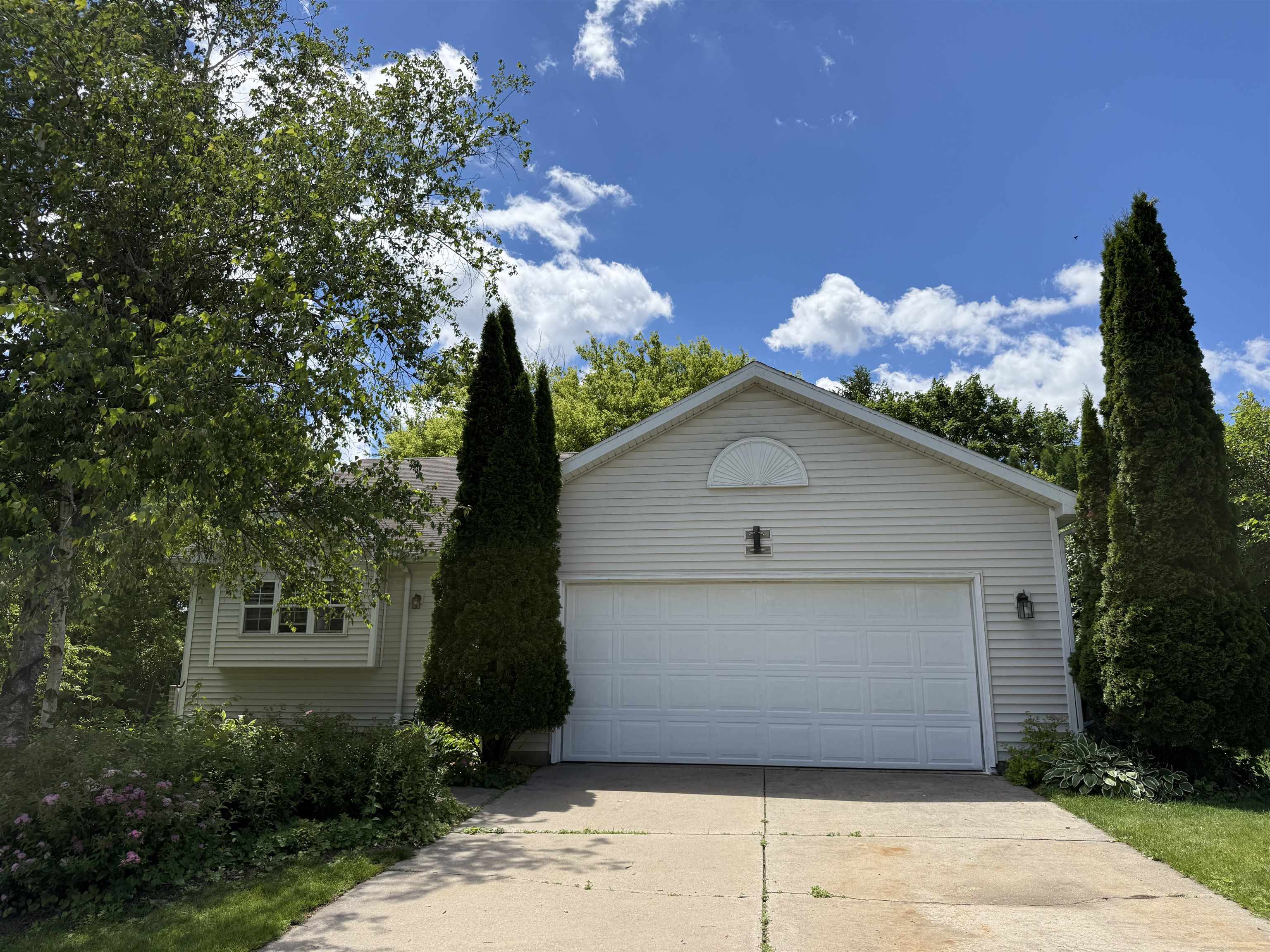 819 Spellman Street Mount Horeb, WI 53572 - Photo 1 of 37