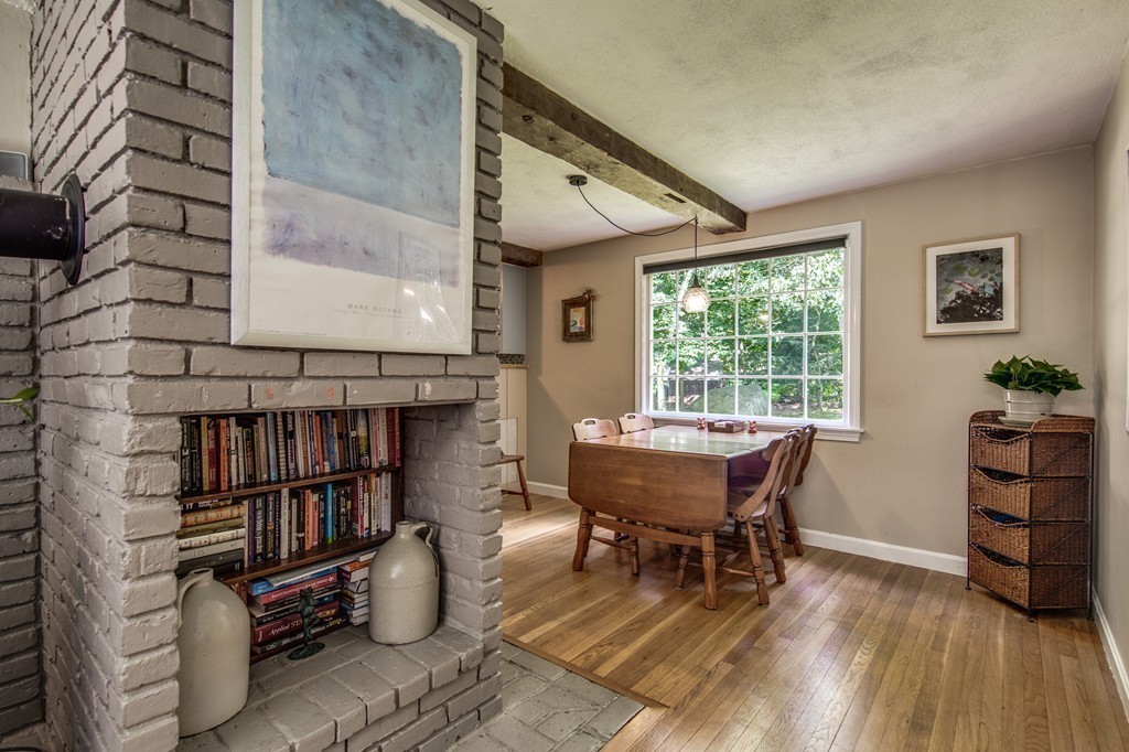 27 Crown Road Westford, MA 01886 - Photo 4 of 22 Gallery Image 4