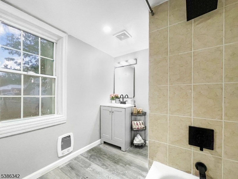 208 Fayette Avenue Wayne, NJ 07470 - Photo 16 of 23