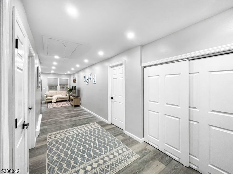 208 Fayette Avenue Wayne, NJ 07470 - Photo 9 of 23