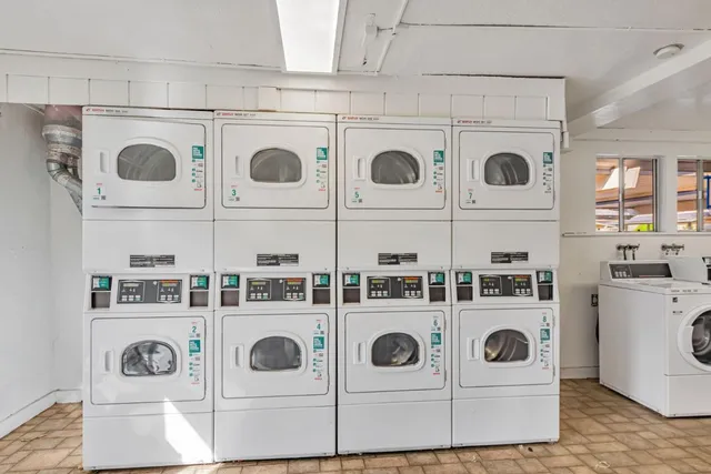 a view of parking area