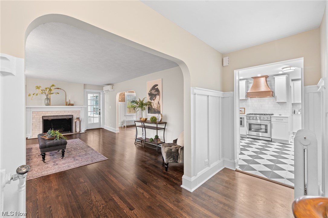 3192 Chadbourne Road Cleveland, OH 44120 - Photo 3 of 35