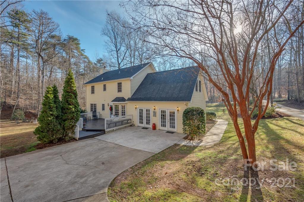 280 Honeysuckle Drive Rutherfordton, NC 28139 - Photo 2 of 39 Gallery Image 2