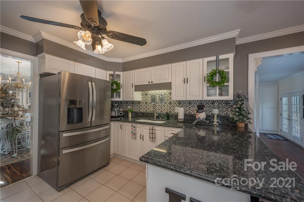 280 Honeysuckle Drive Rutherfordton, NC 28139 - Photo 6 of 39 Gallery Image 6